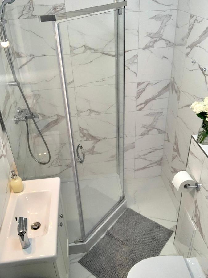 Hotel, Apartament Pod Zlotym Lwem W Samym Centrum Miasta Z Darmowym Parkingiem VII كوادسكوم المظهر الخارجي الصورة